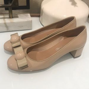 Salvatore Ferragamo Pump Shoe (Beige)